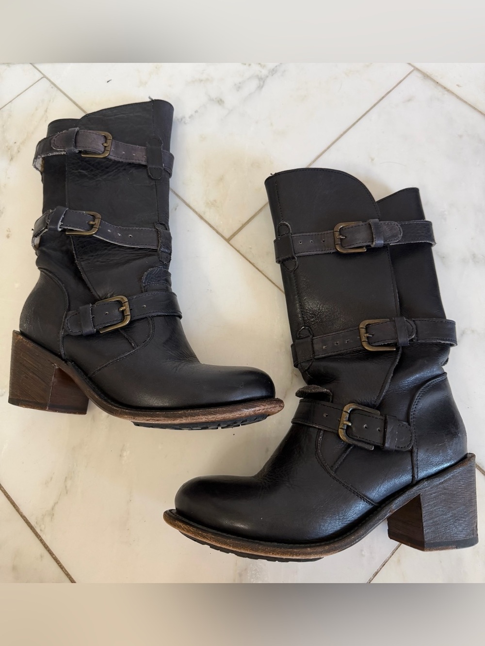 Gee Wawa Genuine Black Leather Triple Strap Buckle Heeled Boots Women’s 7.5